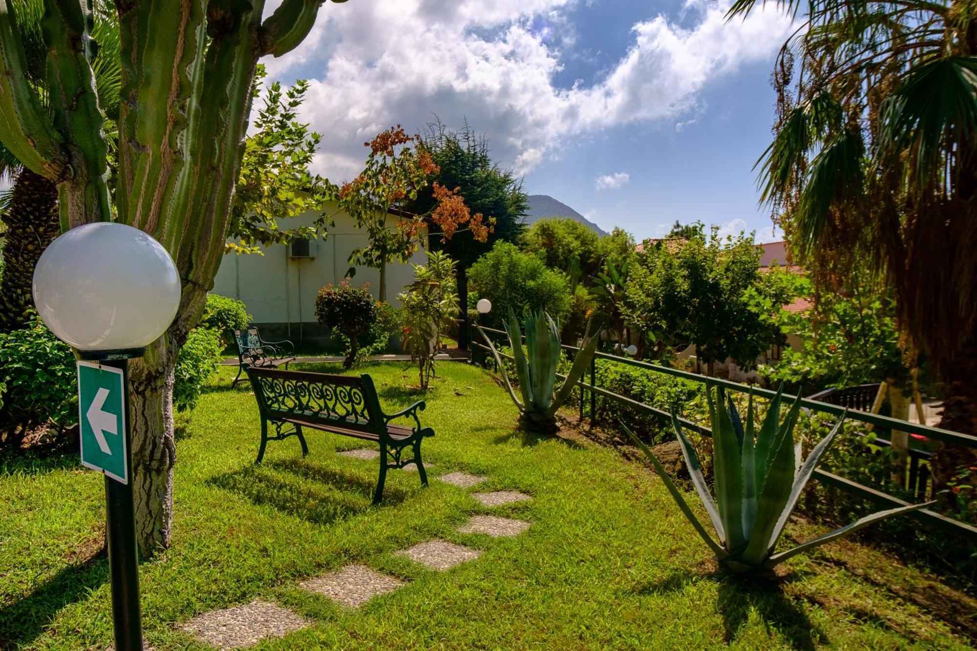 Villaggio Baia D'Ercole Capo Vaticano Exterior foto